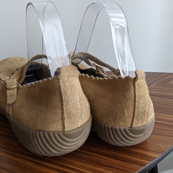 BUM Equipment suede mary janes hiking flats tan camel brown size 8 s1 - Picture 2 of 8